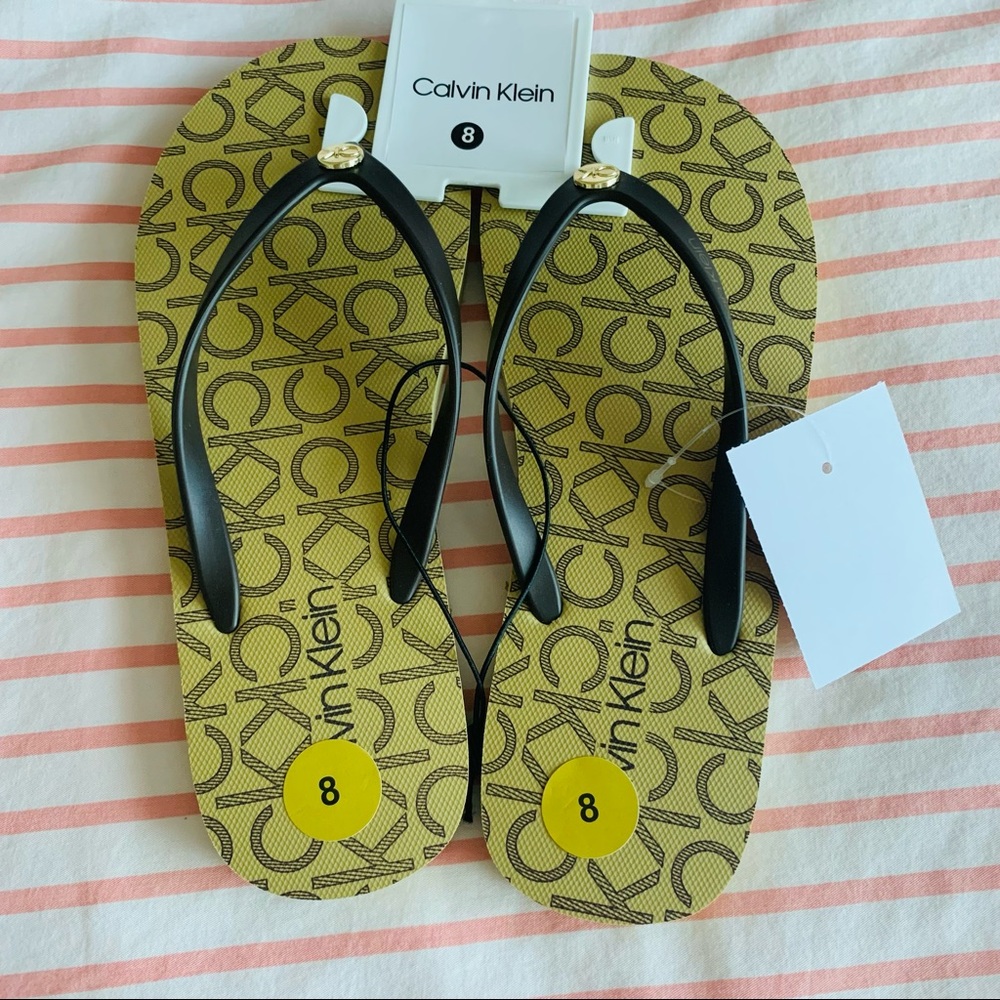 Calvin Klein Women’s Flip Flop Size: 8 New With Tag